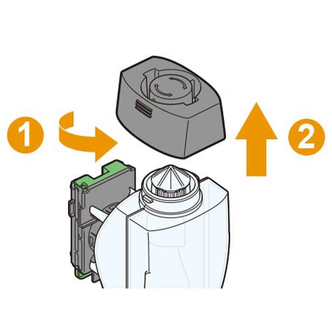 コーヒータンク（透明）のキャップ（黒色）を外す