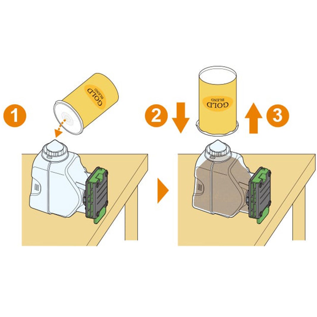 コーヒータンク（透明）にパウダーを充填する