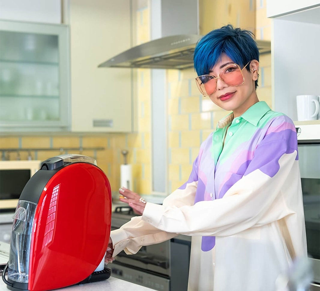 「イメージをふくらませるときも、創るときもコーヒーとともに」