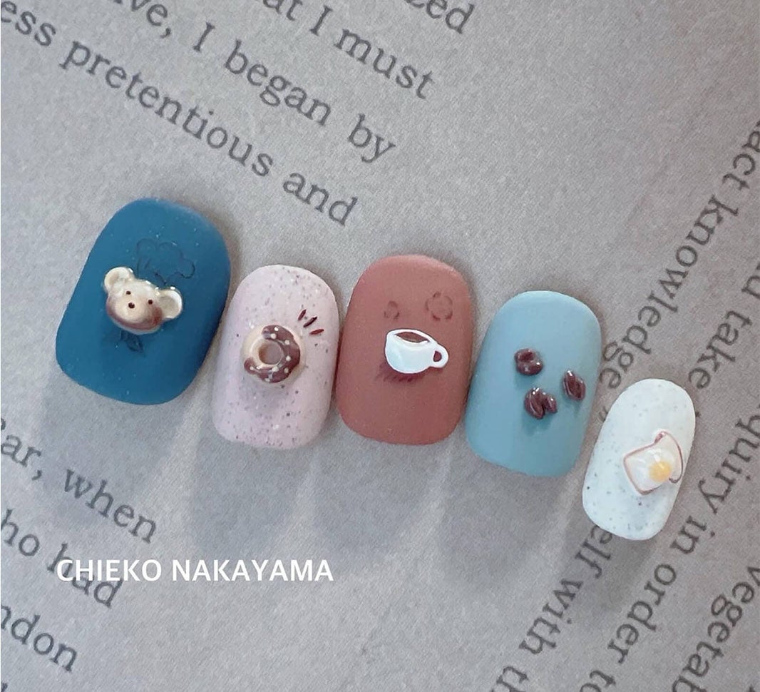 「その日“かわいい”と思ったものを表現する、365日ネイル投稿」