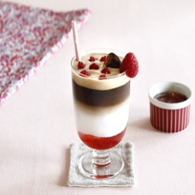 「バリスタ」で作るアイスベリーラテ（105kcal）