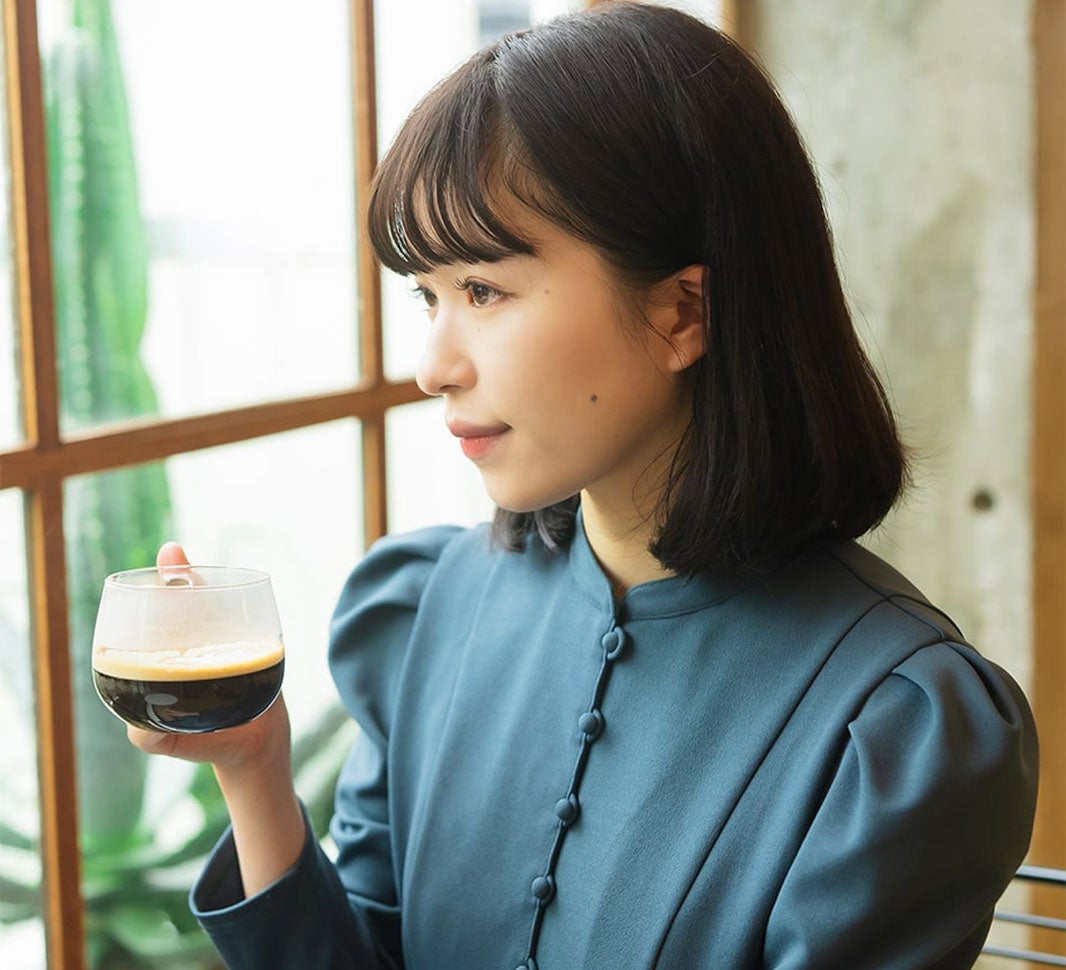 「プランクとバレエの基本姿勢で、体を正しい位置に整える」