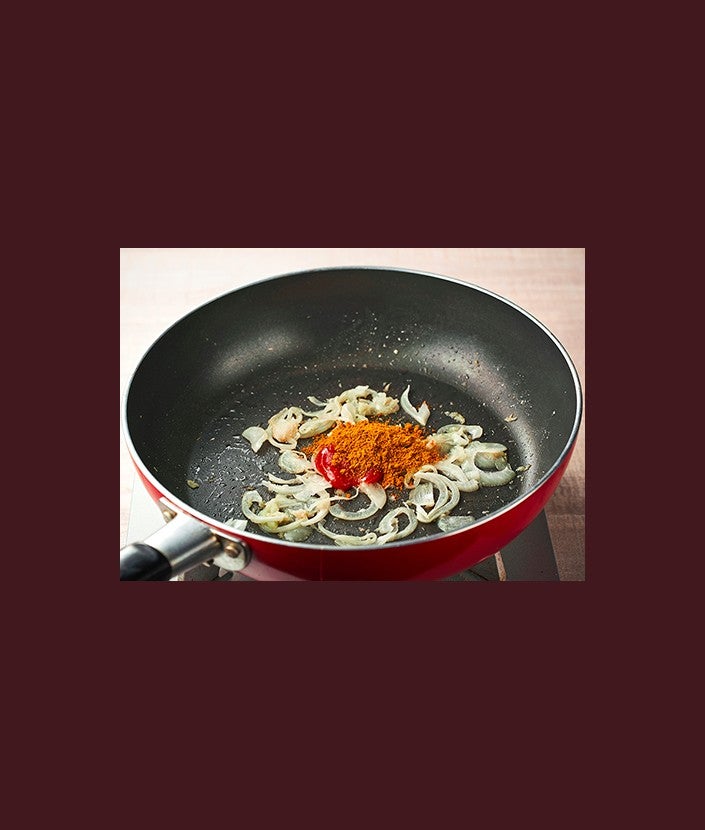 10分で簡単！さば缶でトマトカレー ステップ 1