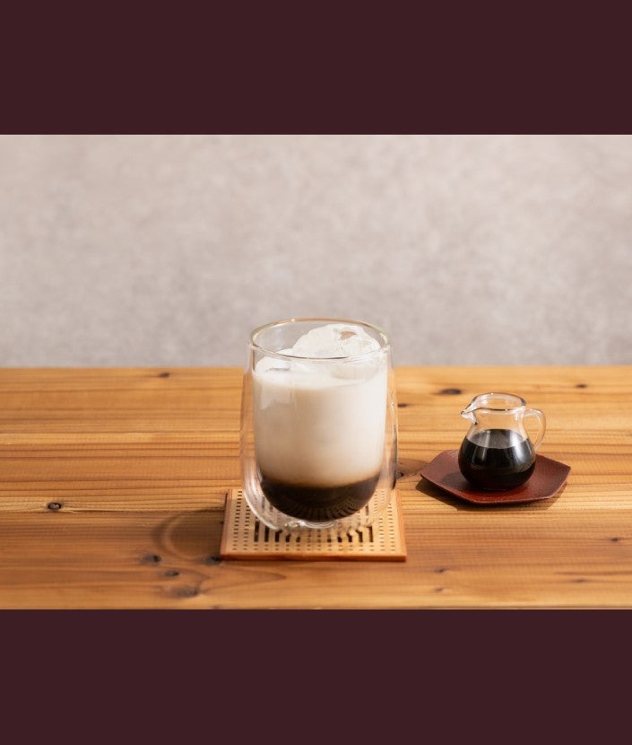 “ネスカフェ エスプレッソベース”で簡単！黒みつカフェラテ ステップ 1