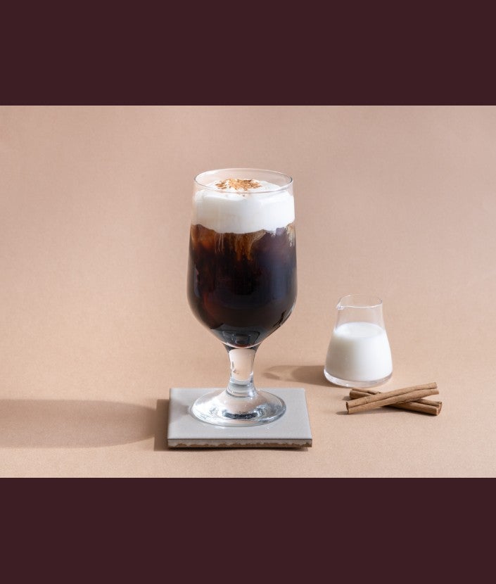 “ネスカフェ エスプレッソベース”でアイスウインナーコーヒー ステップ 1