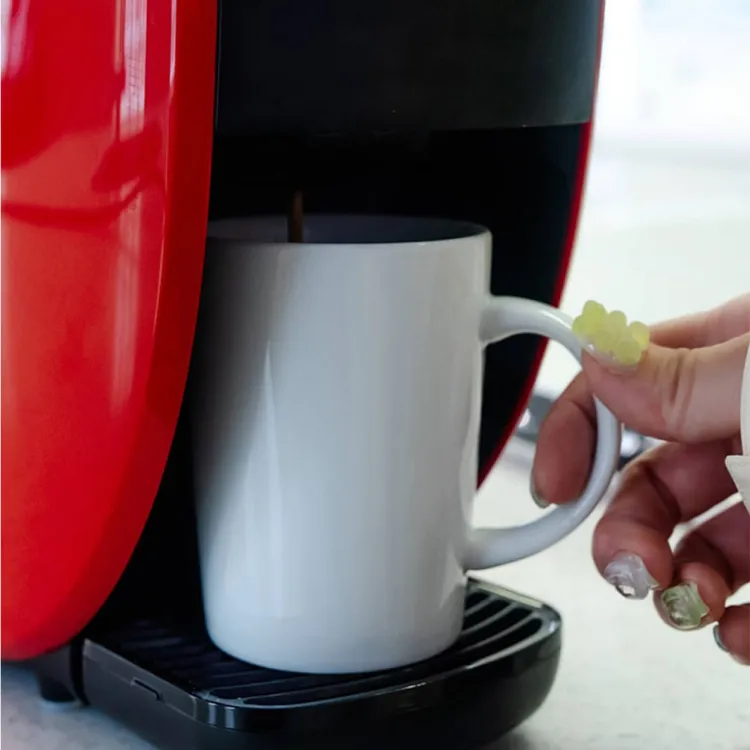 「イメージをふくらませるときも、創るときもコーヒーとともに」