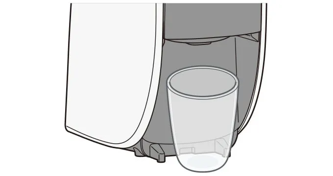 ドリップトレイを外し、500ml以上の容器を抽出口の下に置く
