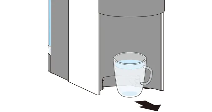 お湯が止まったらカップのお湯を捨てる